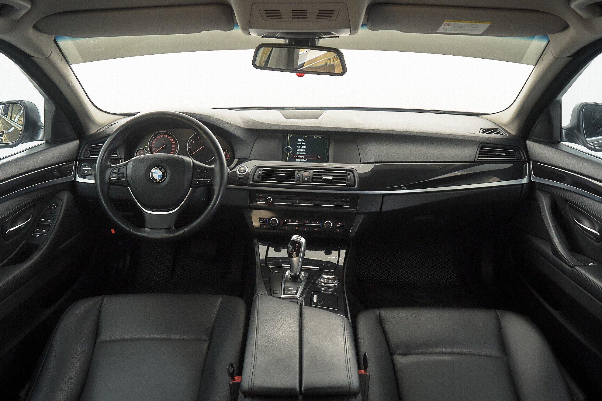 BMW 5 серии 2011, коричневый