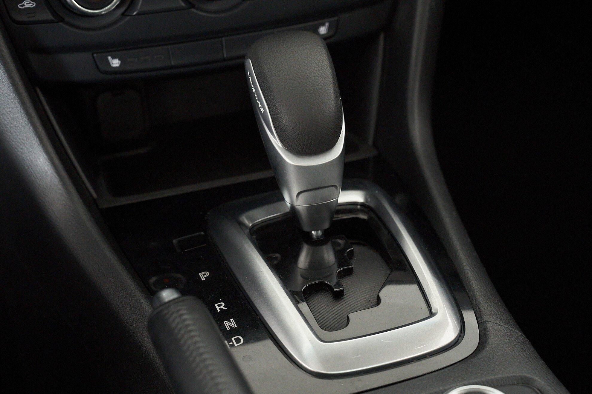 Mazda 6 2013, белый