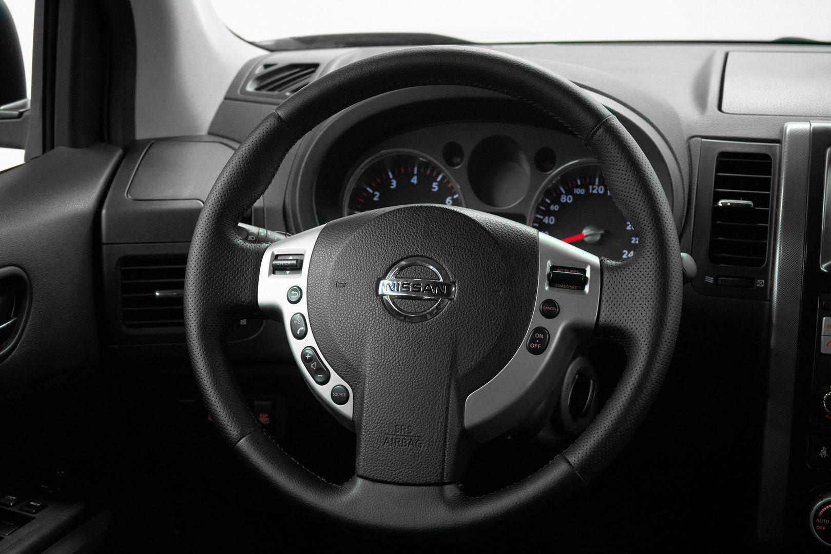 Nissan X-Trail 2010, черный