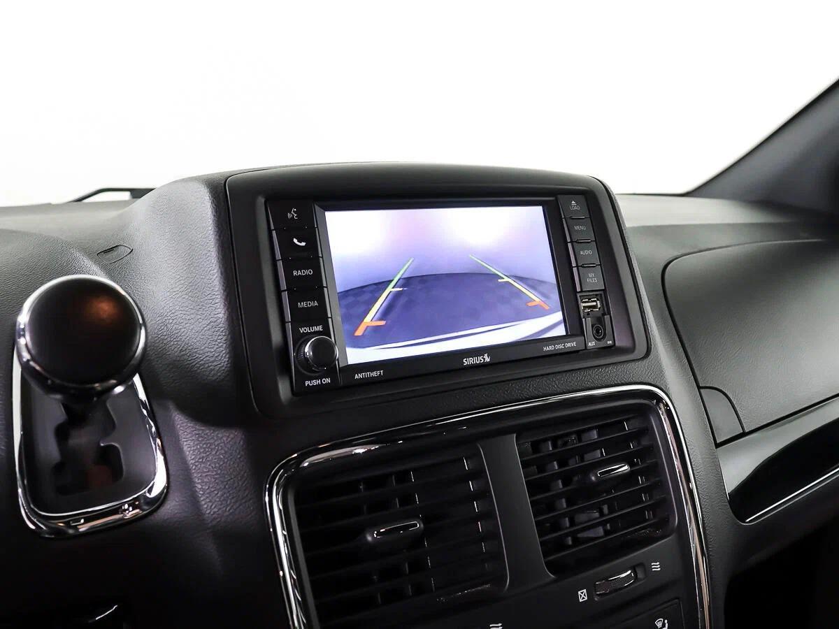 Dodge Caravan 2015, белый