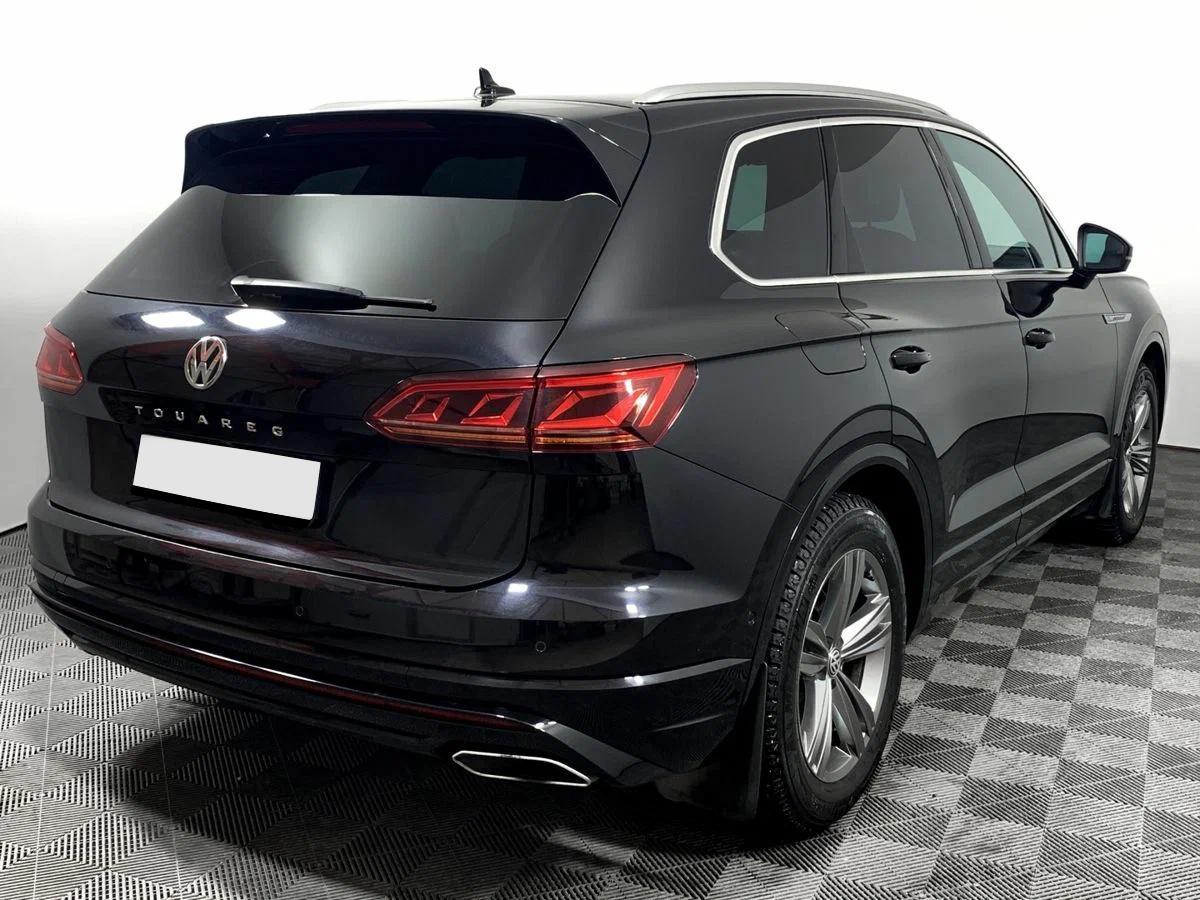 Volkswagen Touareg 2023, черный