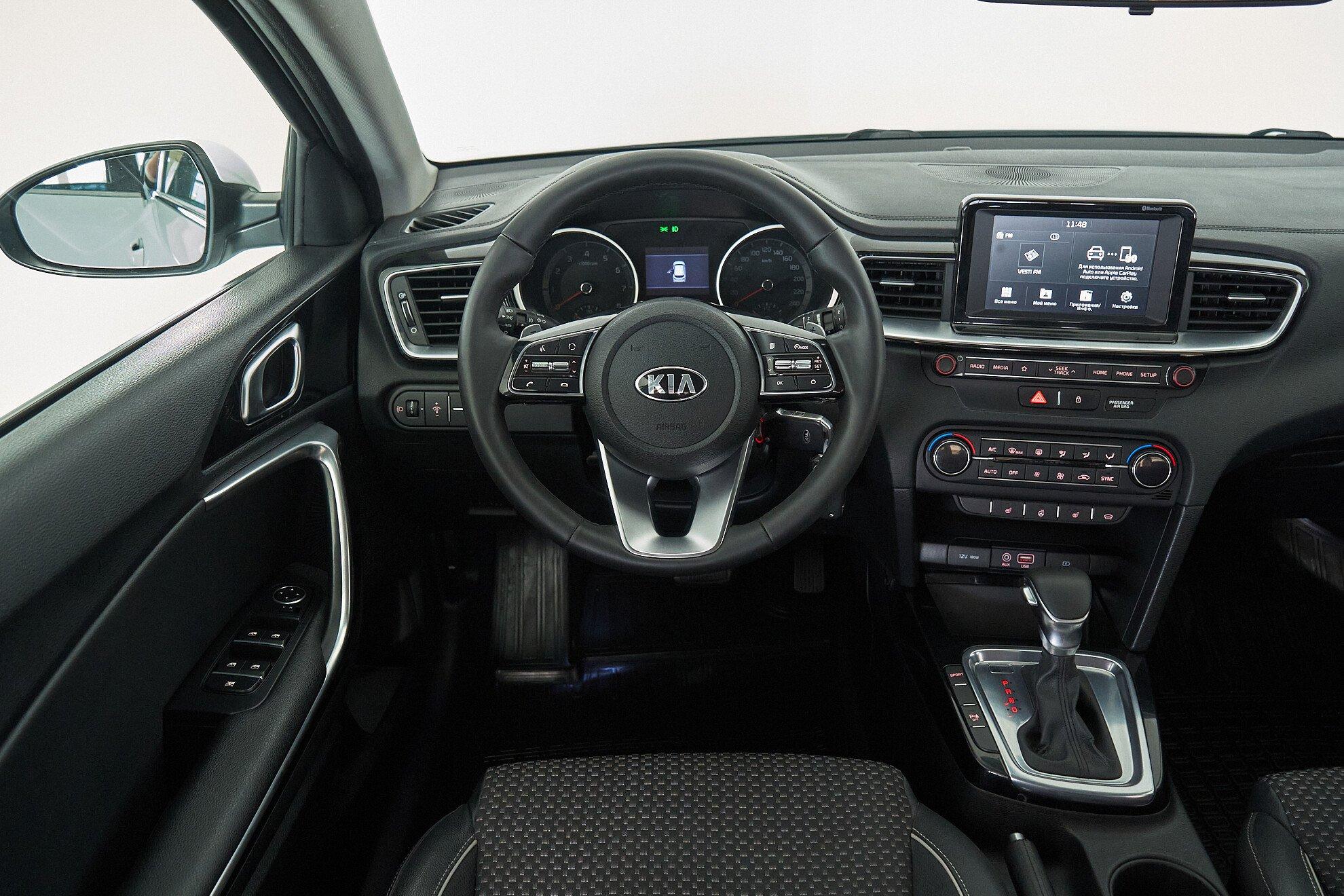 Kia Ceed 2018, белый