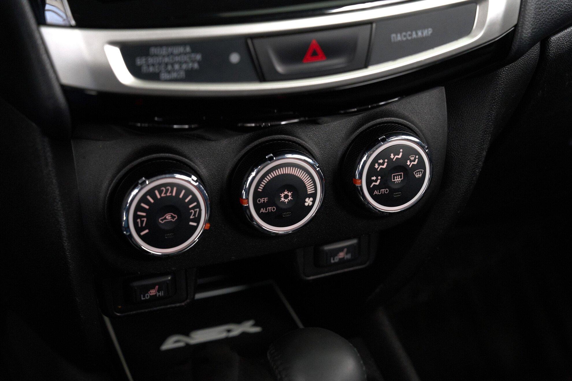 Mitsubishi ASX 2014, белый