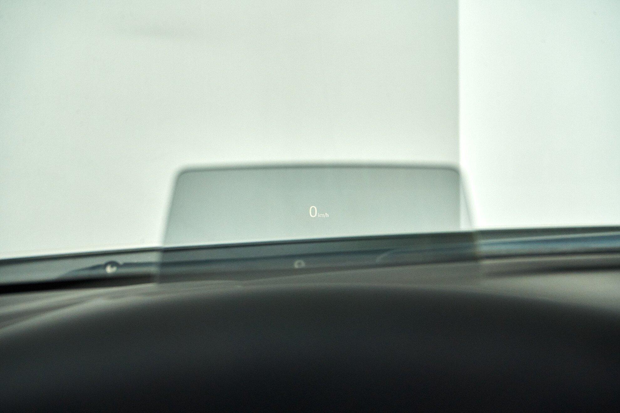 Mazda 6 2016, белый