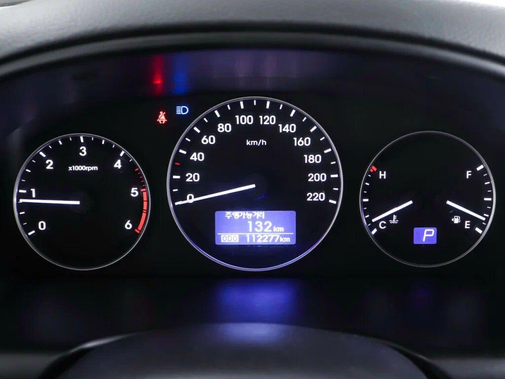 Hyundai Grand Starex 2019, коричневый