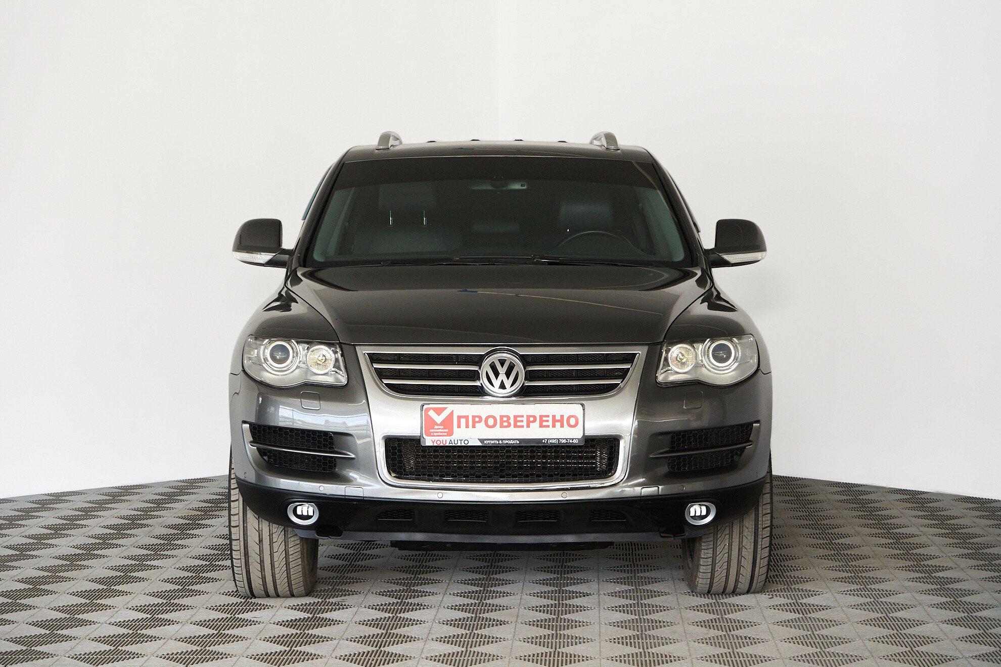 Volkswagen Touareg 2009, серый