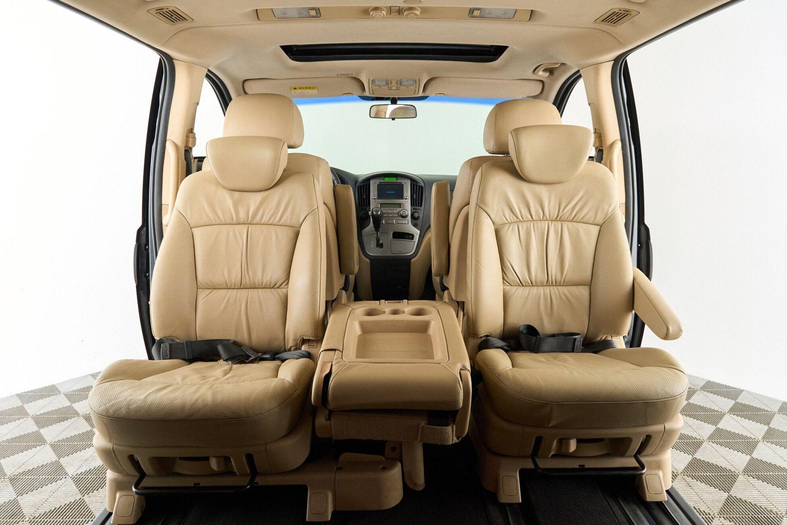 Hyundai Grand Starex 2012, черный