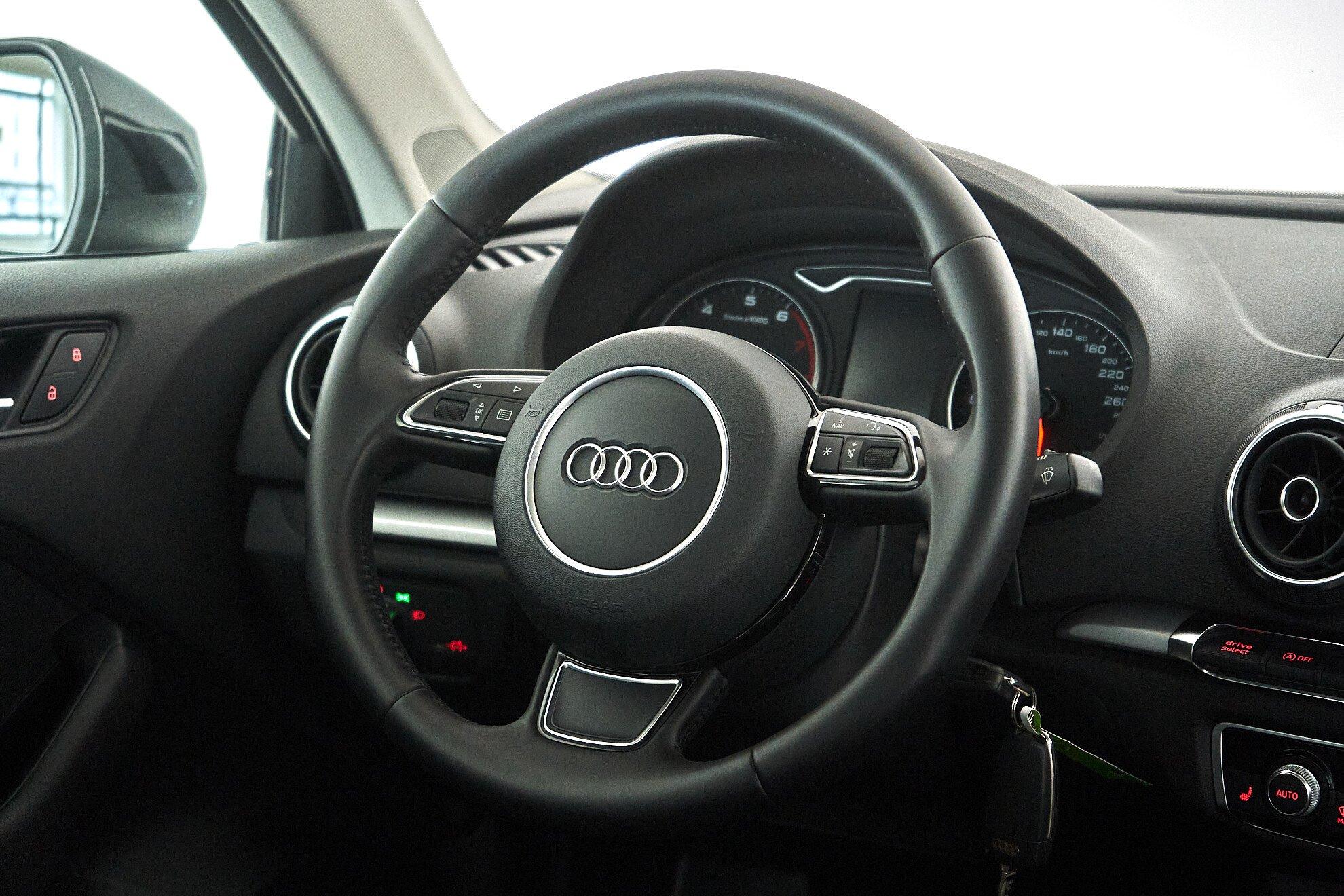 Audi A3 2013, черный