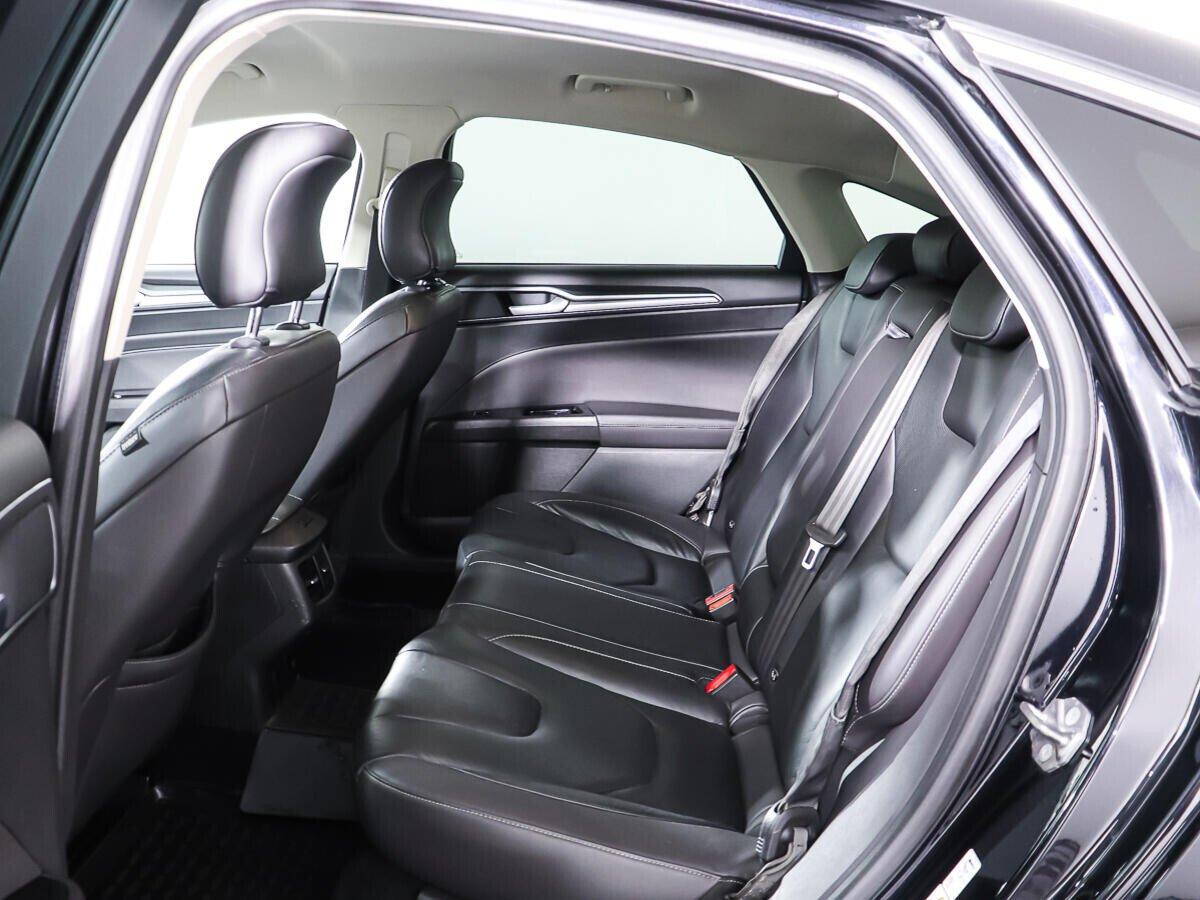 Ford Mondeo 2017, черный