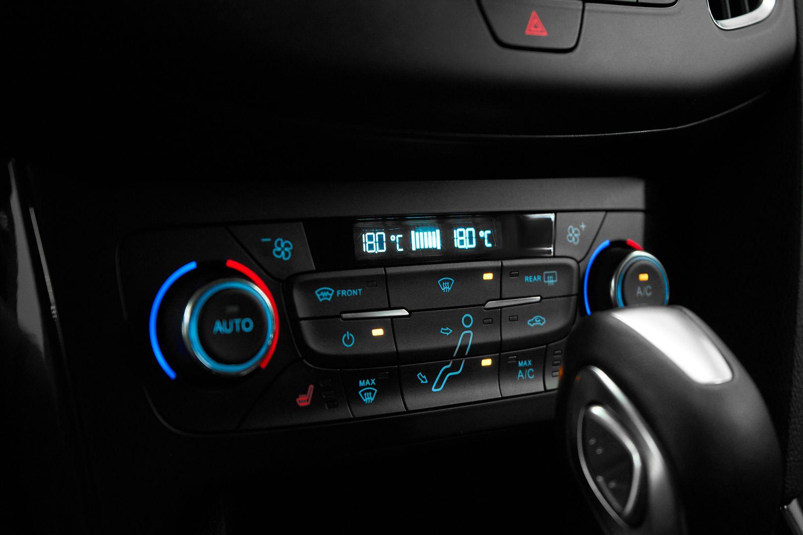 Ford Focus 2018, серый