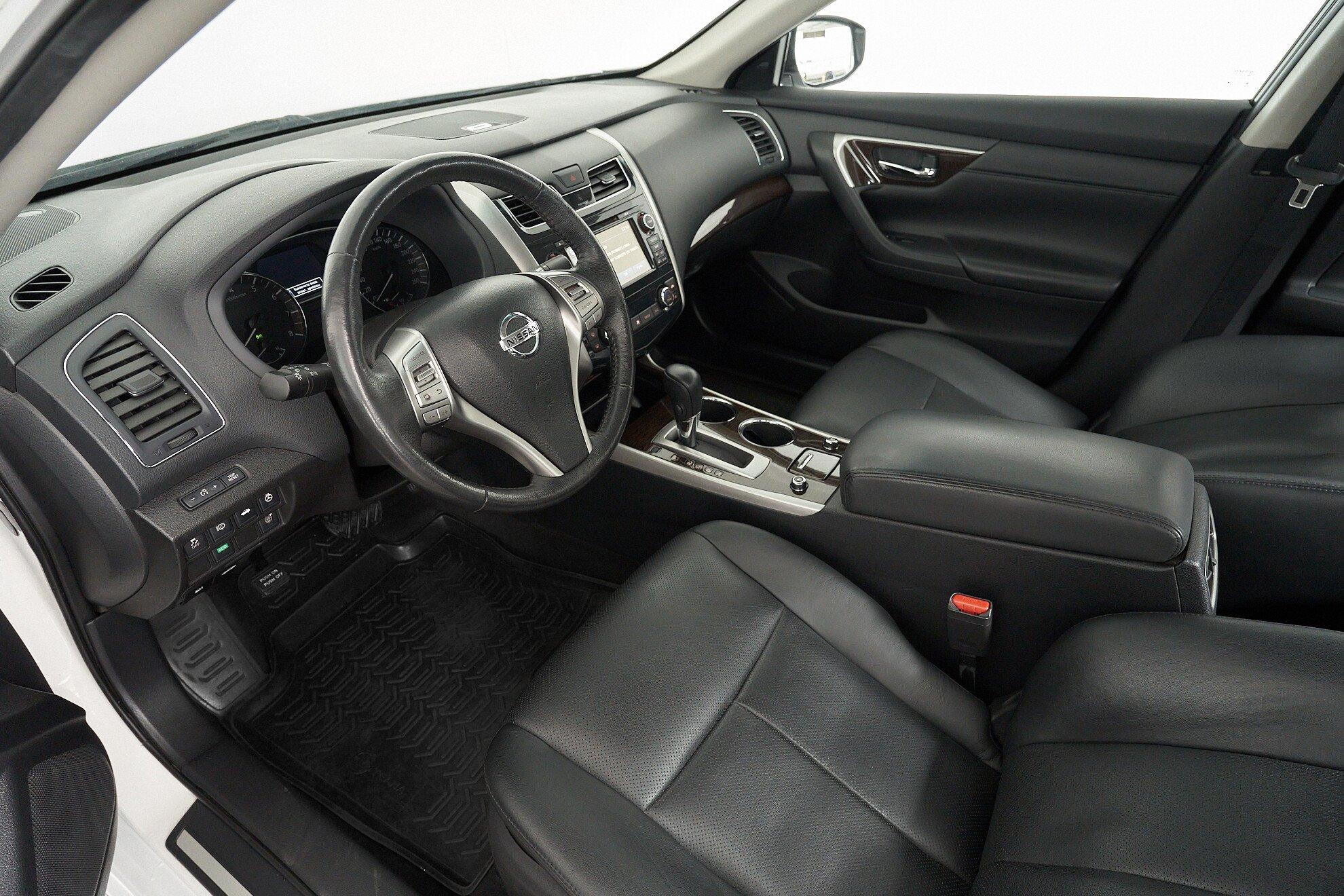 Nissan Teana 2014, белый