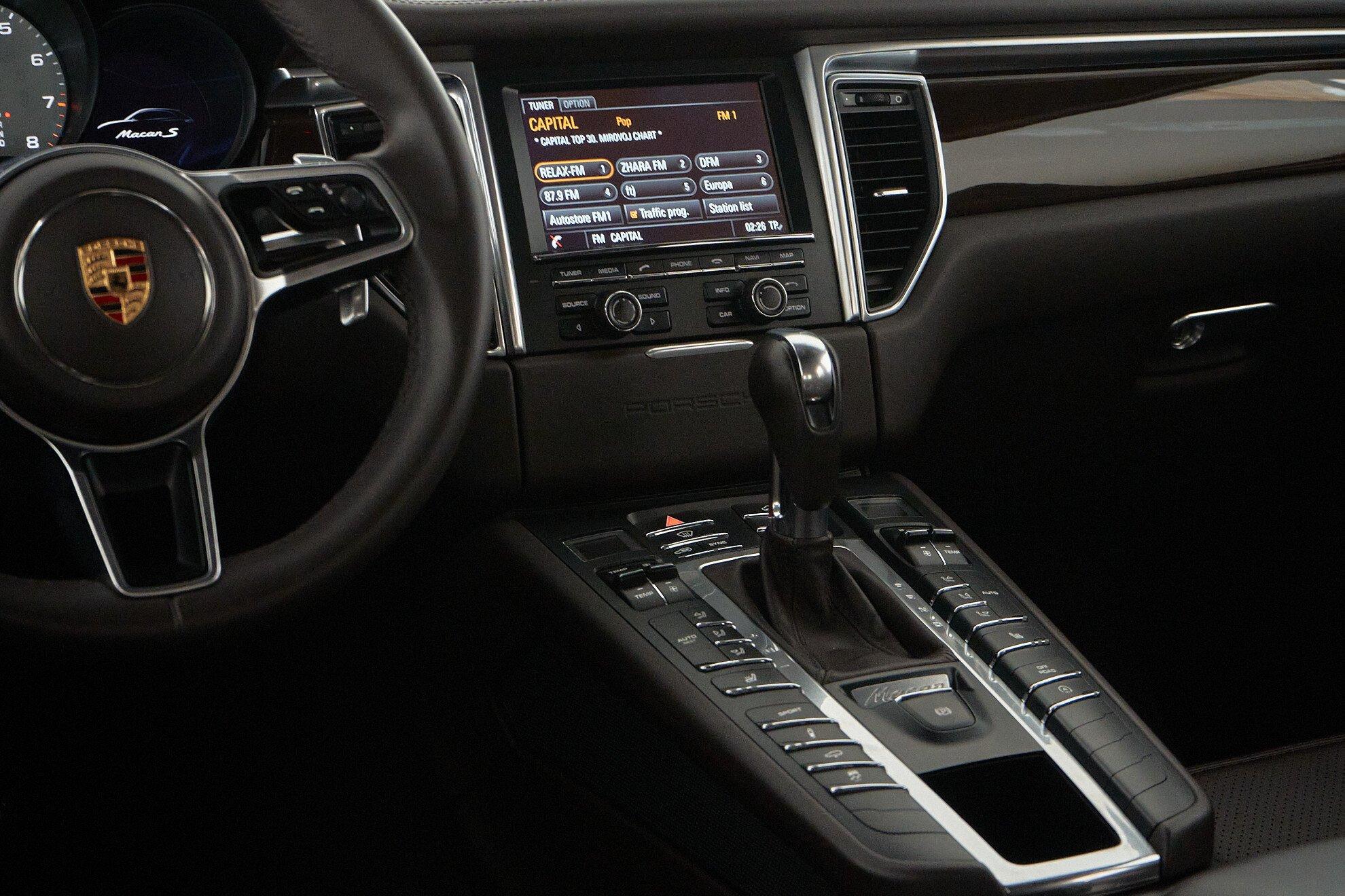 Porsche Macan 2014, черный