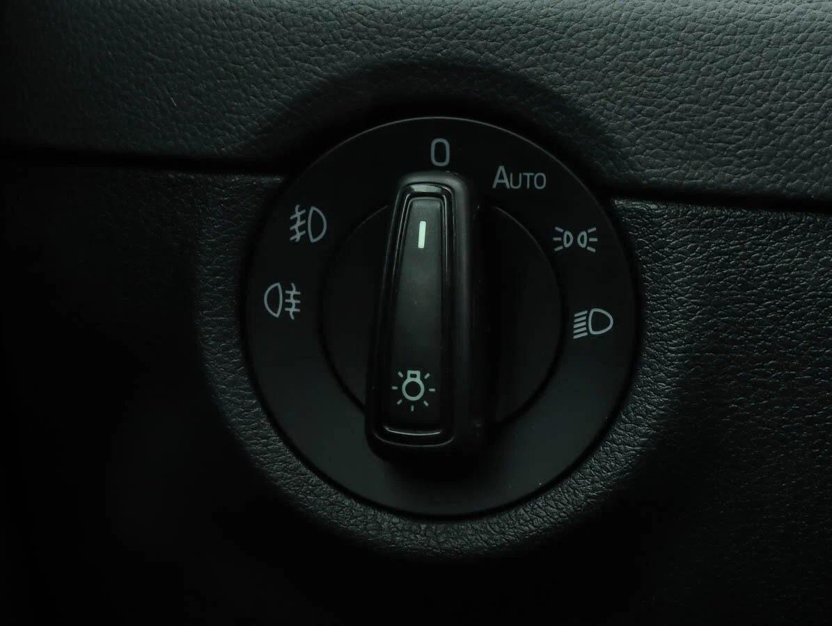Skoda Octavia 2019, бежевый