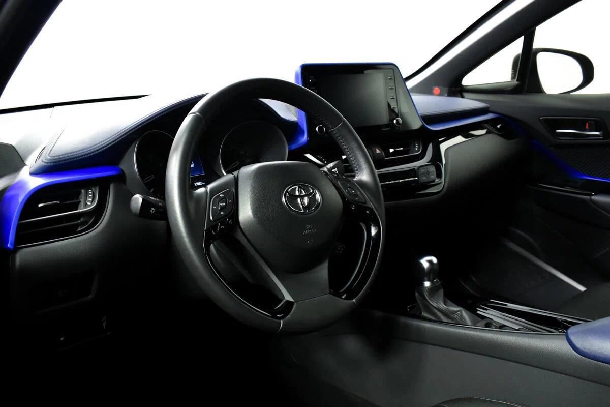Toyota C-HR 2021, зеленый