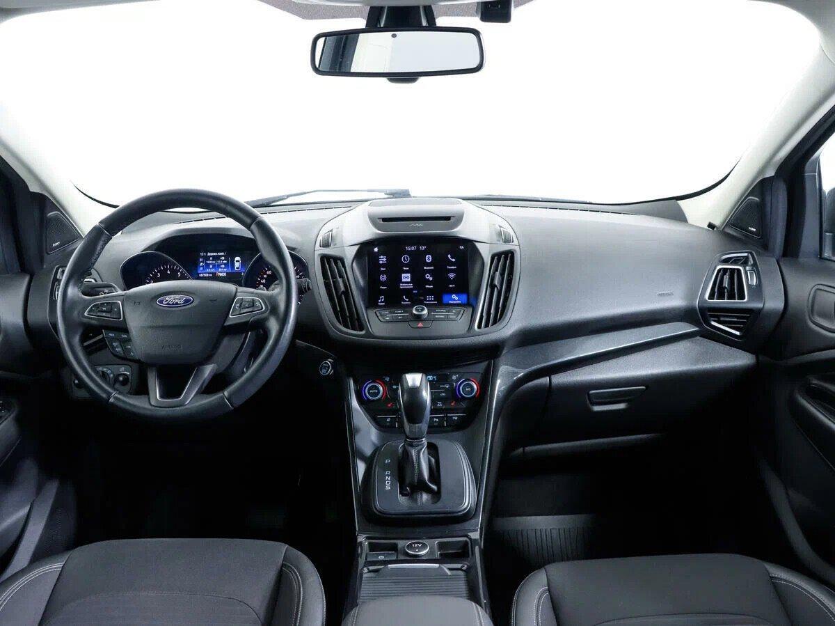 Ford Kuga 2019, серебряный