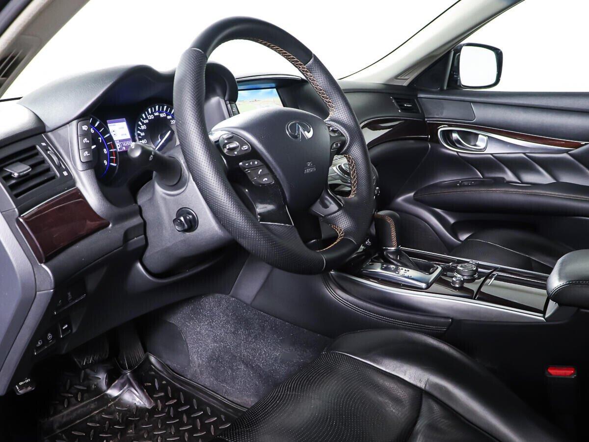 Infiniti M 2013, черный