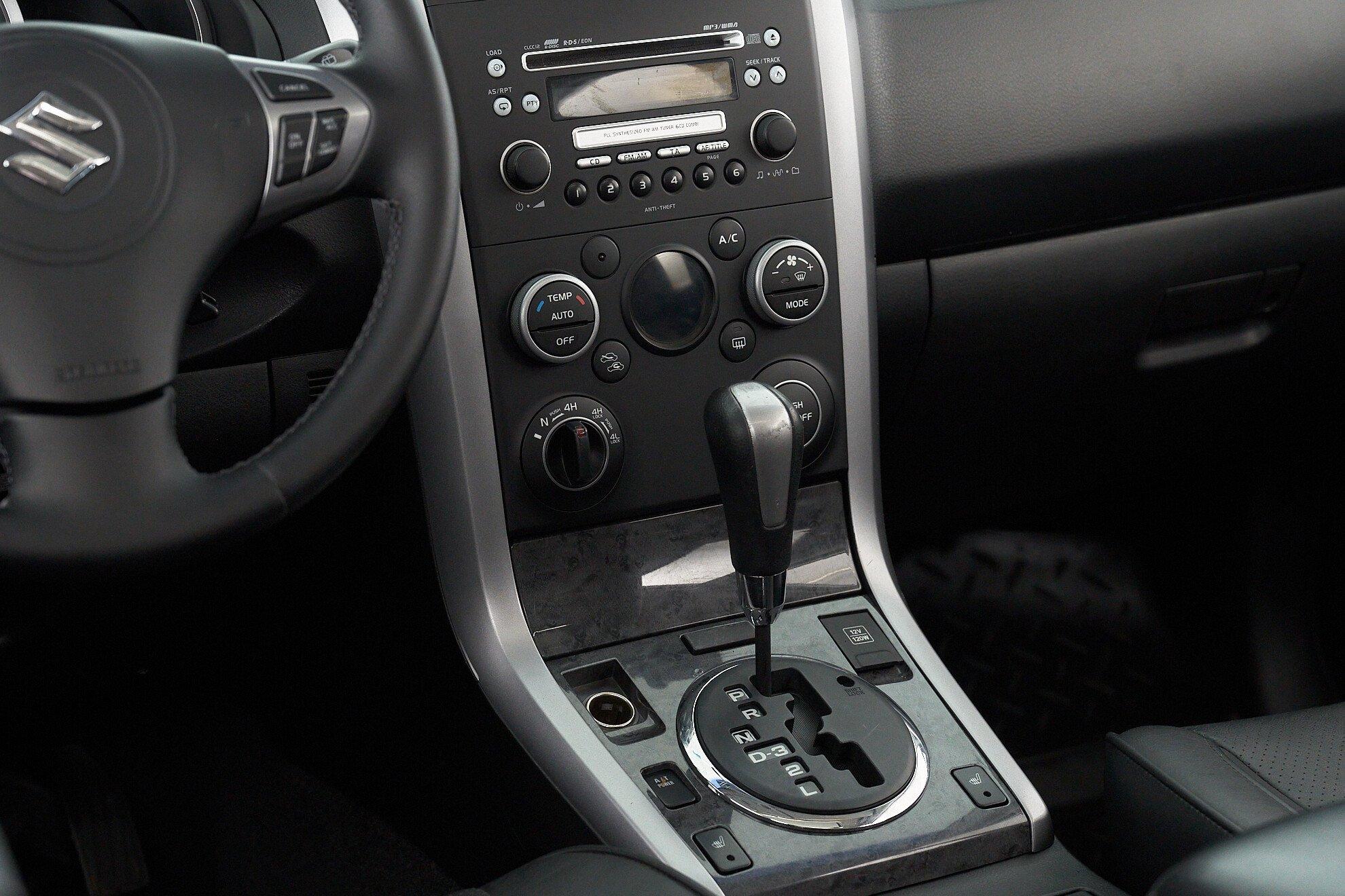 Suzuki Grand Vitara 2008, бежевый