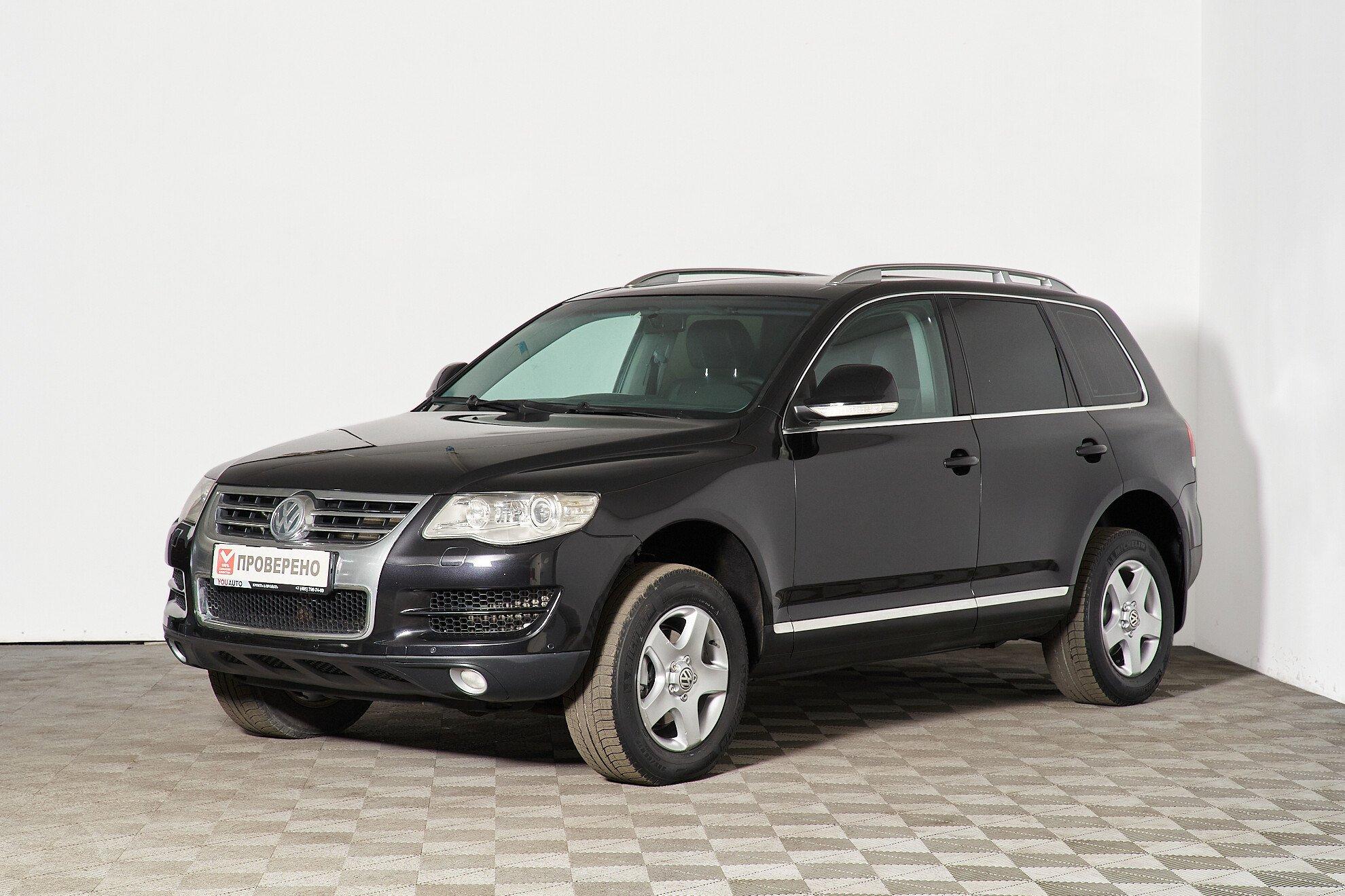Volkswagen Touareg 2010, черный