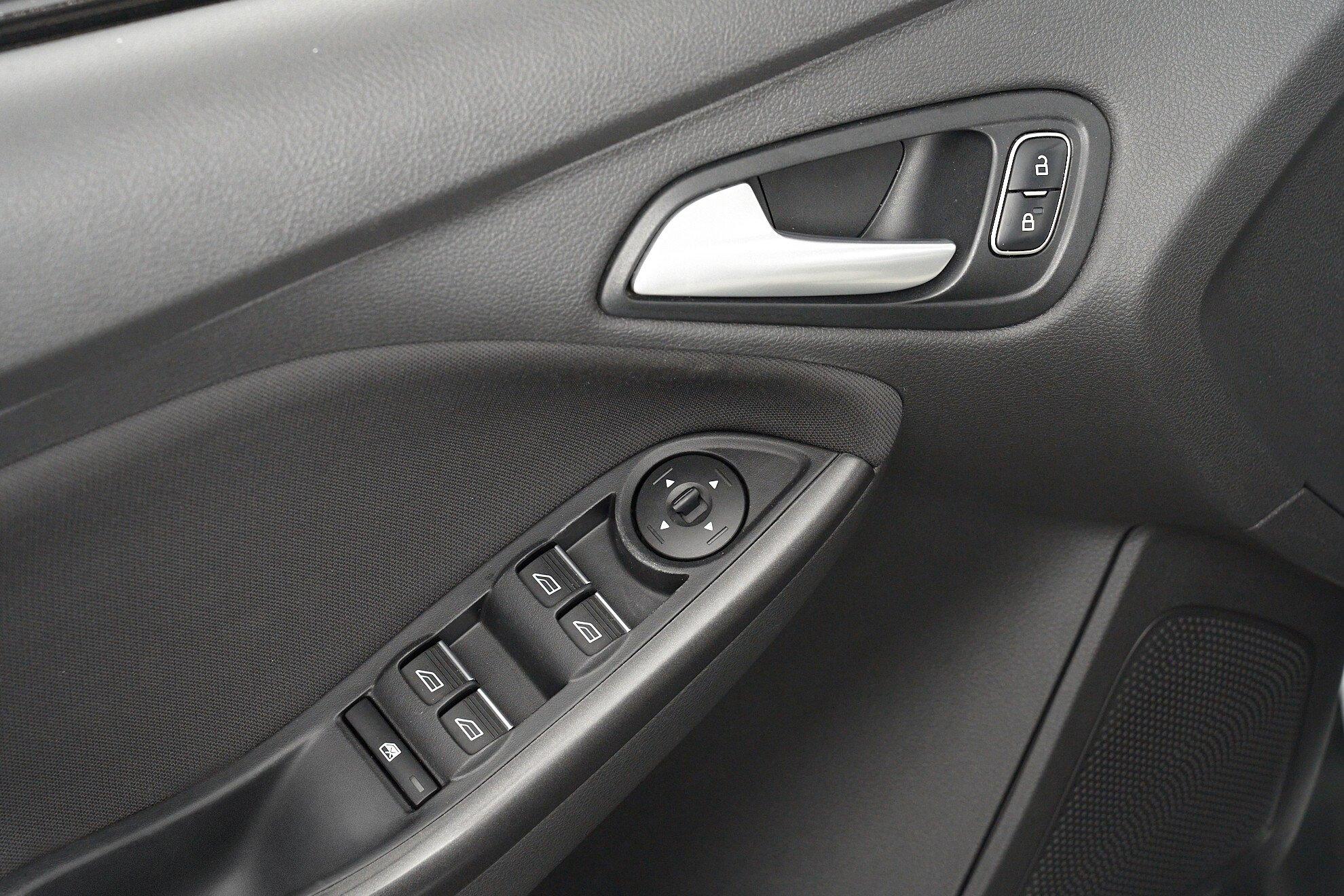 Ford Focus 2018, белый