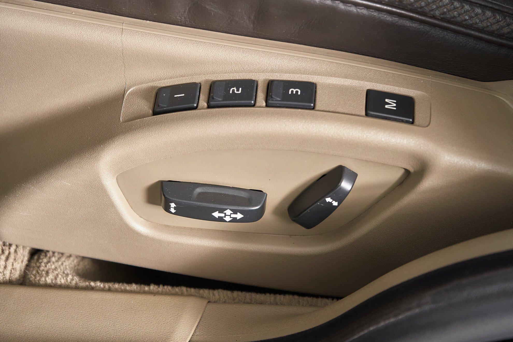Volvo XC70 2012, черный