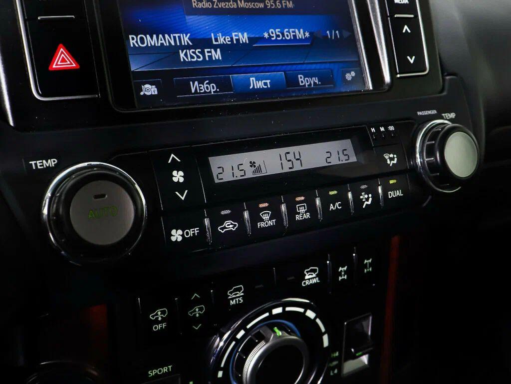 Toyota Land Cruiser Prado 2016, белый