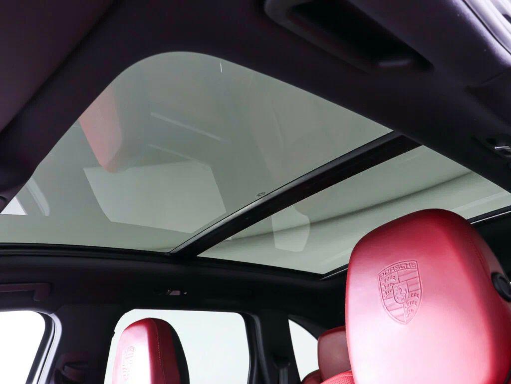 Porsche Cayenne 2018, черный