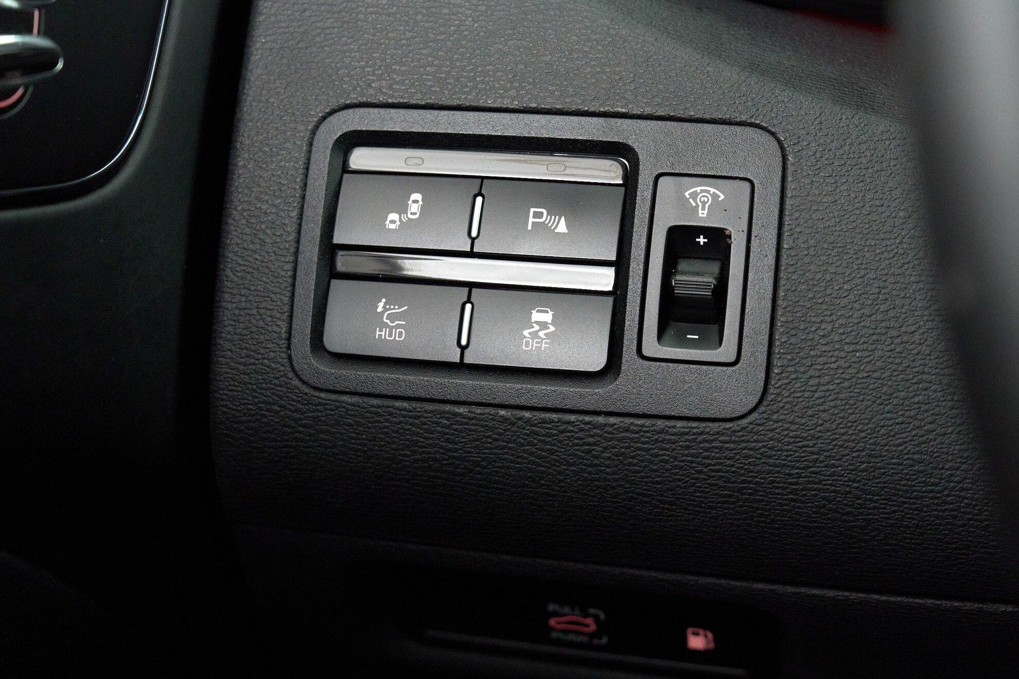 Kia Quoris 2015, черный