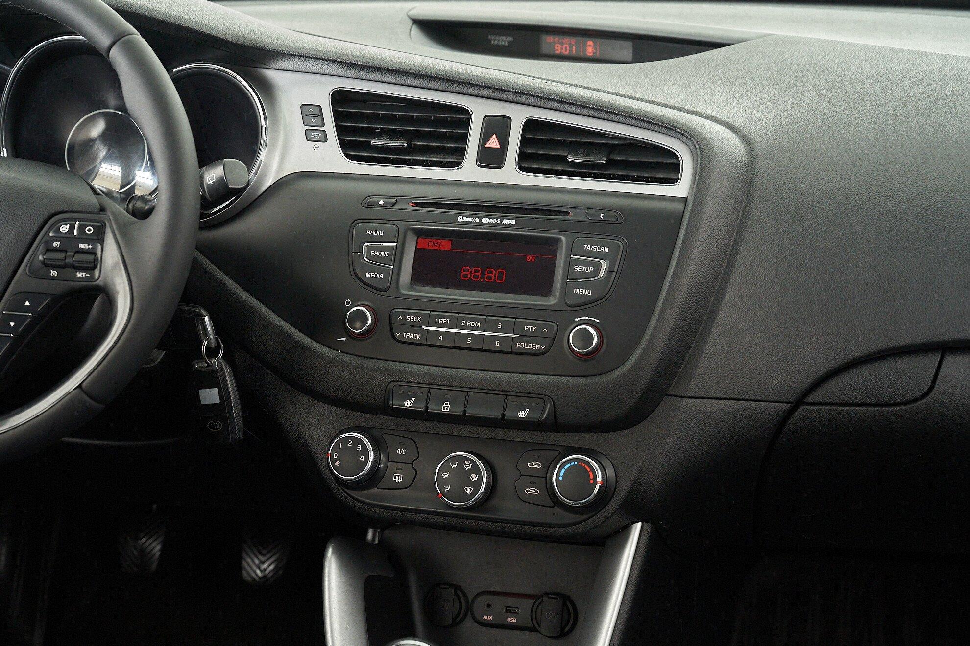 Kia Ceed 2015, белый