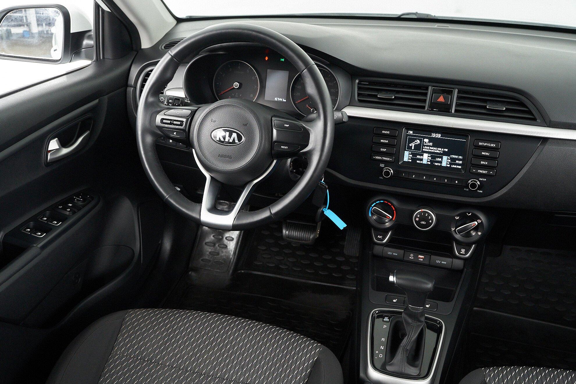 Kia Rio 2019, белый