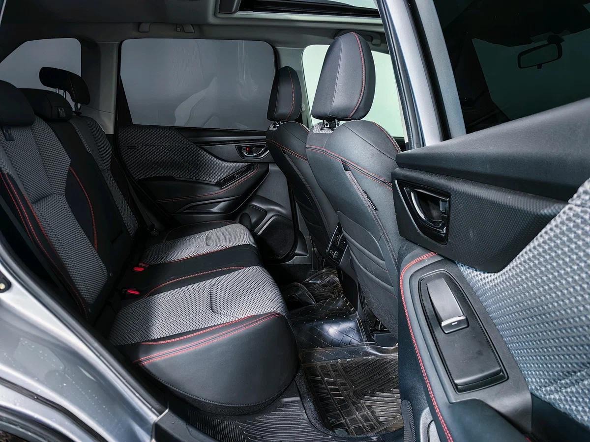 Subaru Forester 2022, серебряный