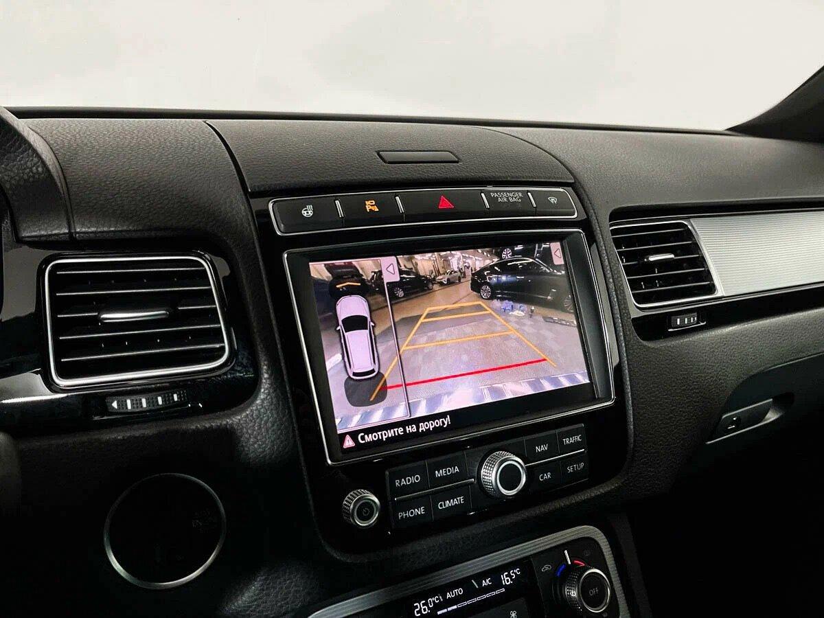 Volkswagen Touareg 2018, синий