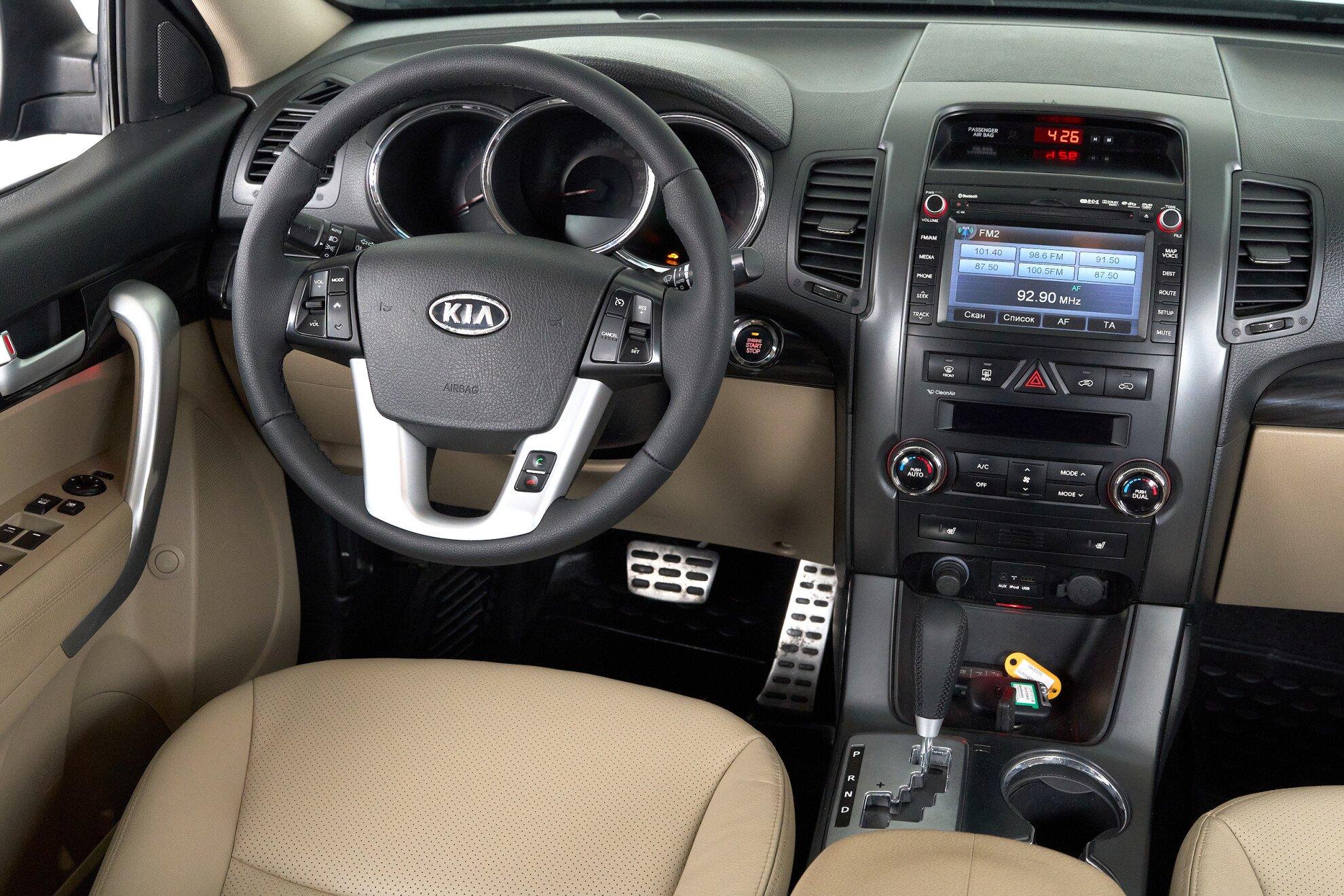 Kia Sorento 2010, черный