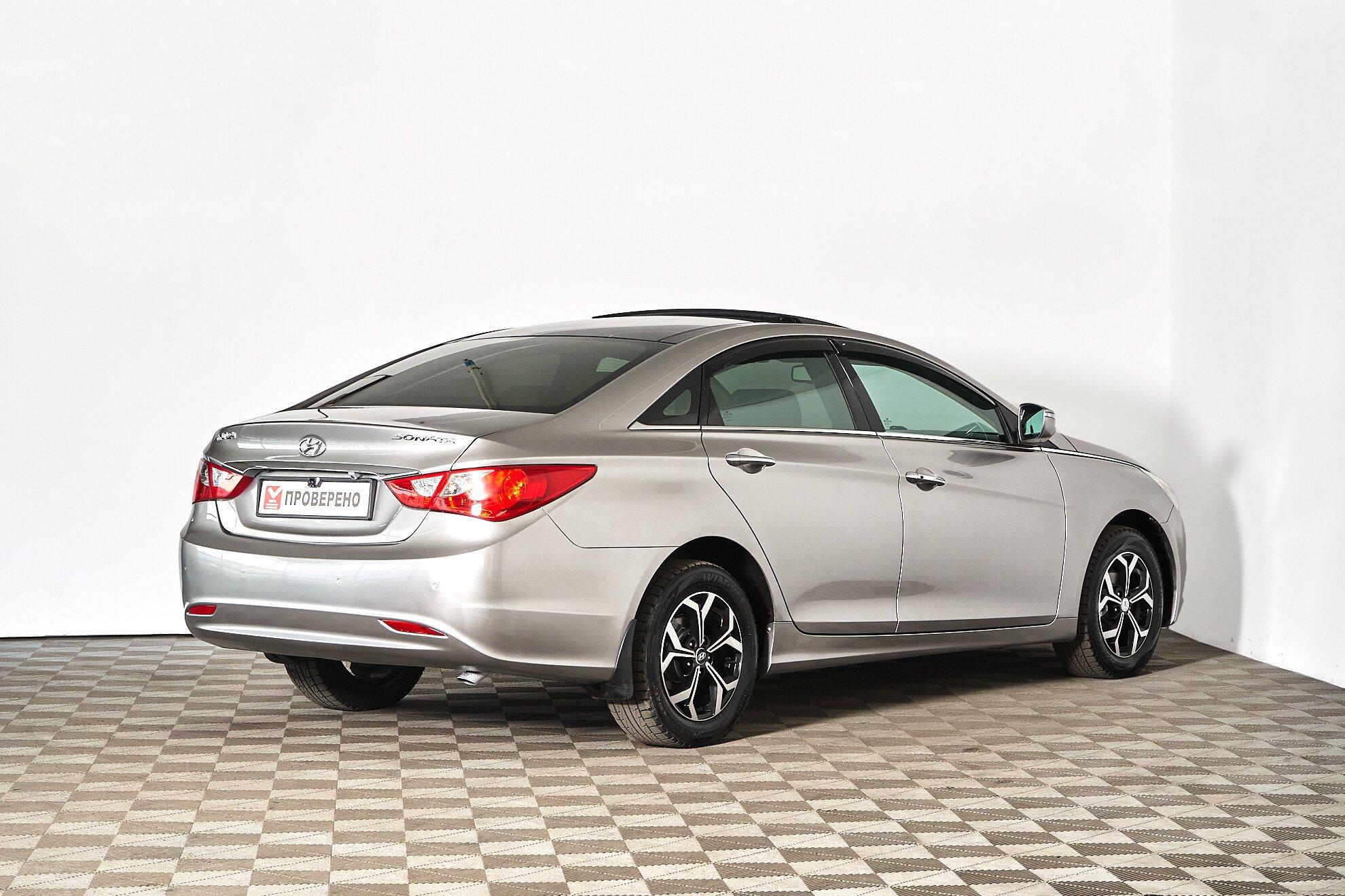 Hyundai Sonata 2010, серый