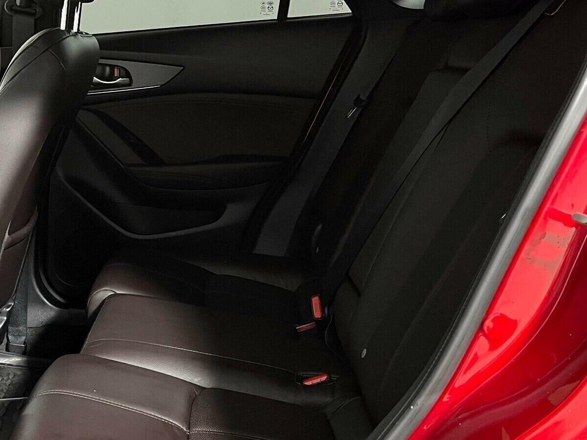 Mazda CX-4 2022, красный