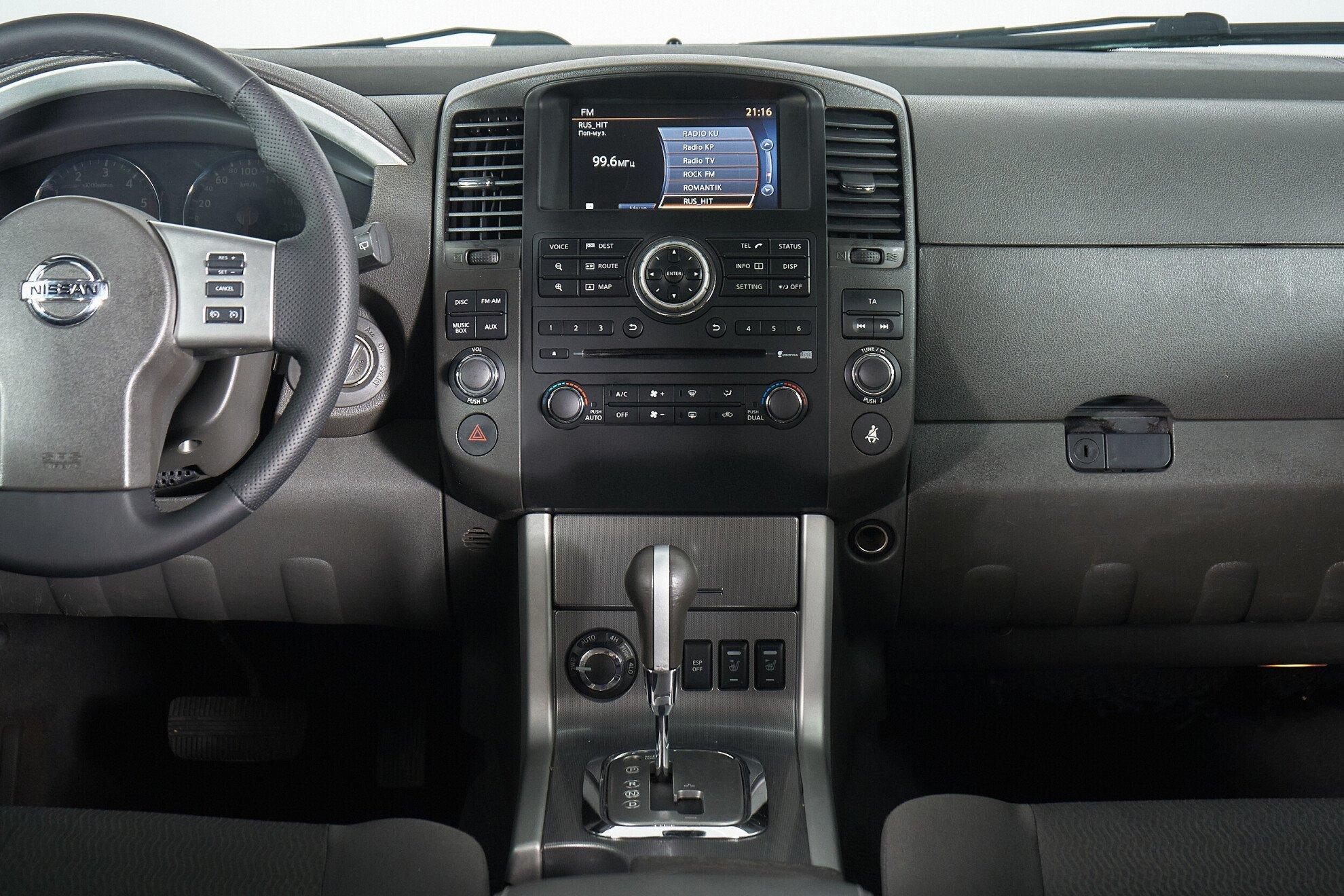 Nissan Pathfinder 2012, черный