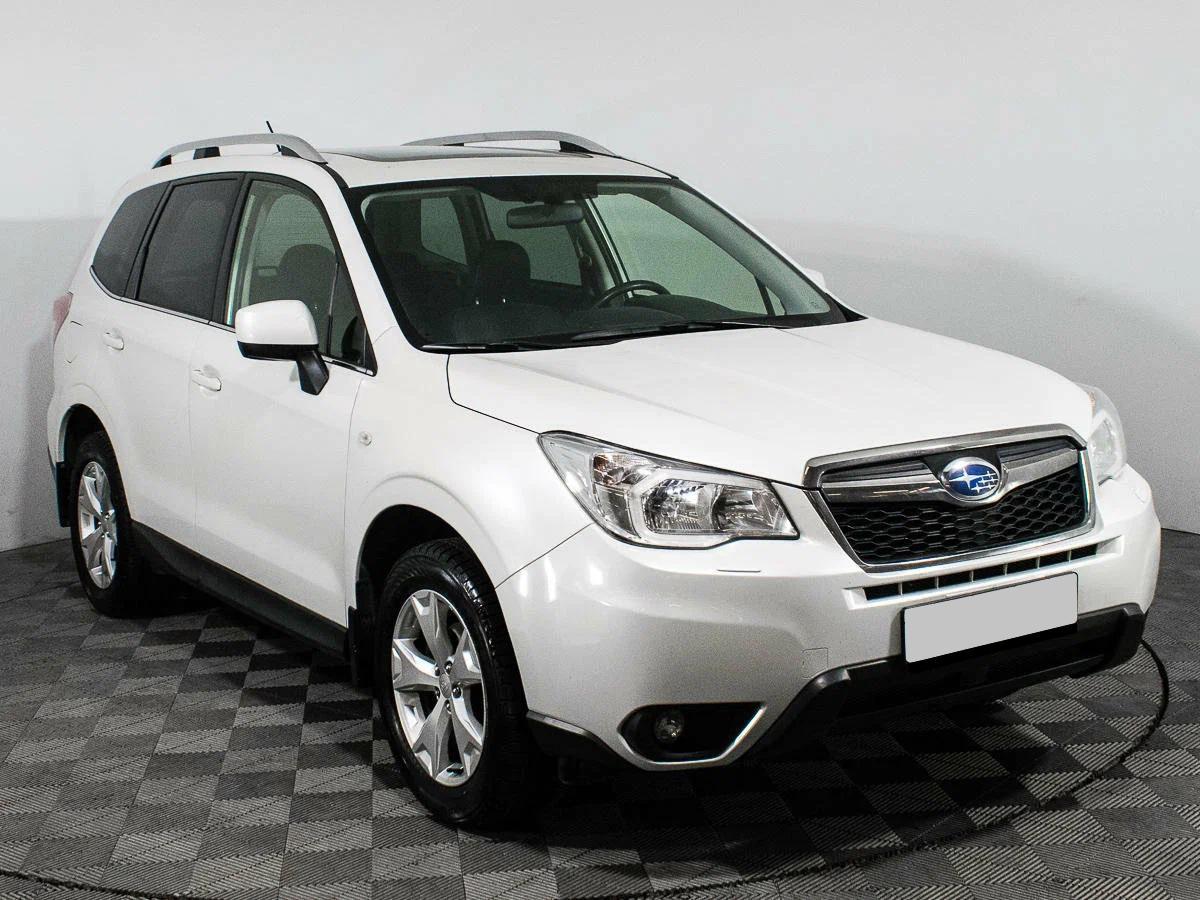 Subaru Forester 2014, белый