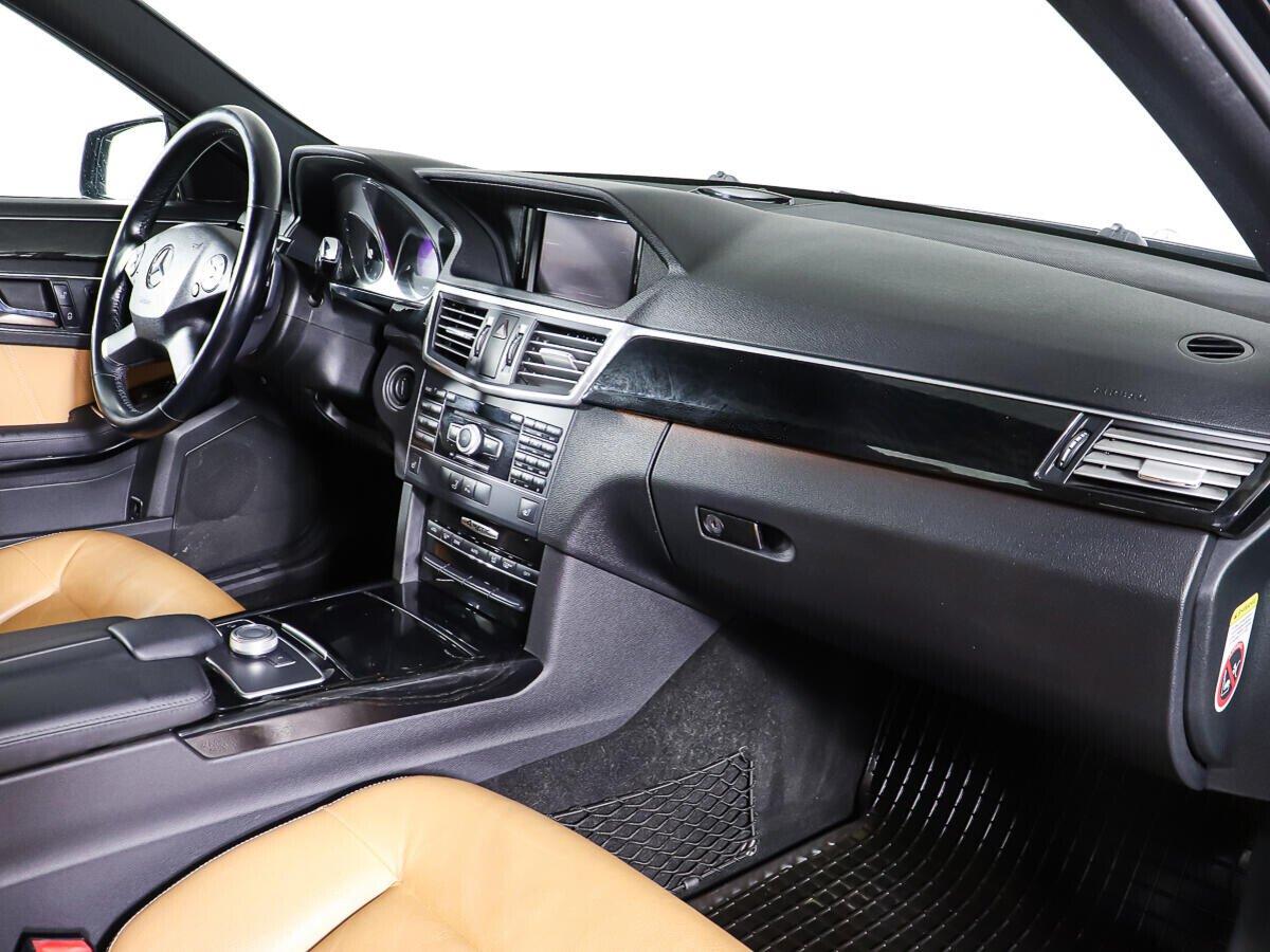 Mercedes-Benz E-Класс 2011, черный