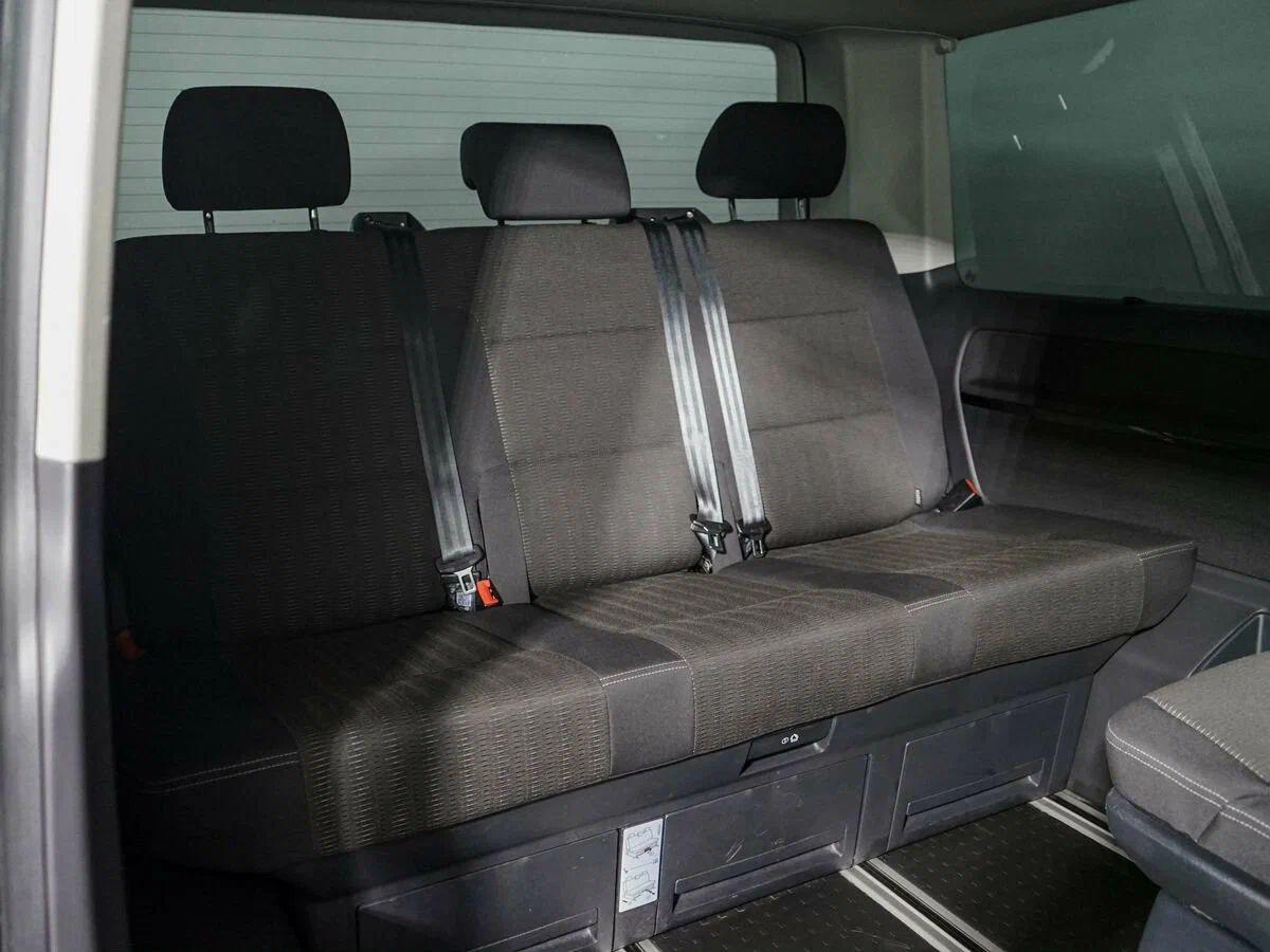 Volkswagen Multivan 2016, черный