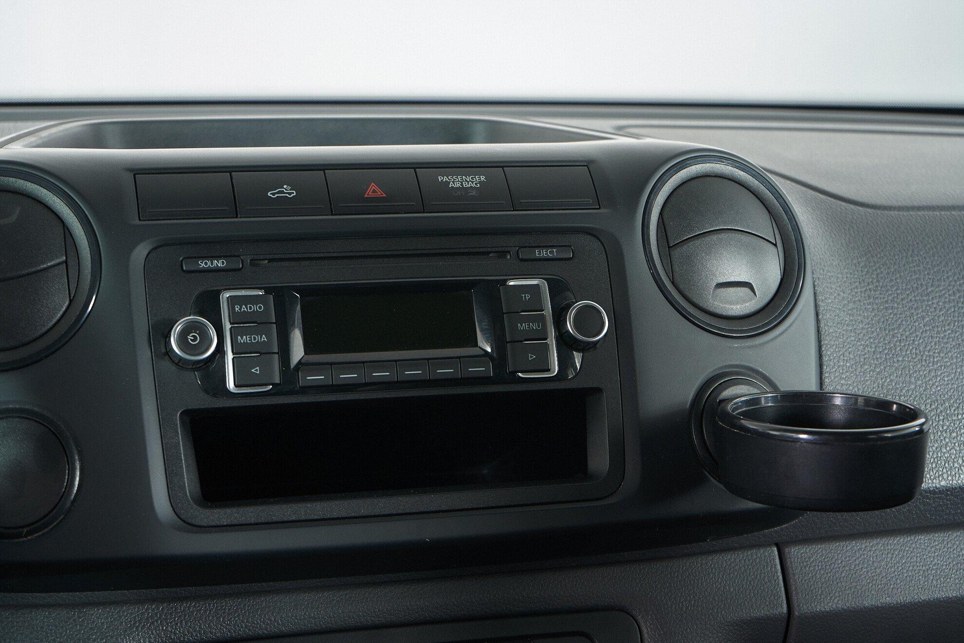 Volkswagen Amarok 2012, серый