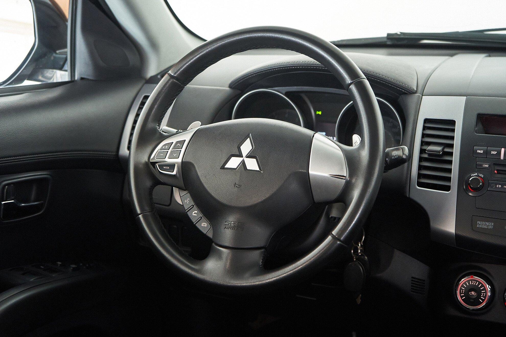 Mitsubishi Outlander 2011, коричневый