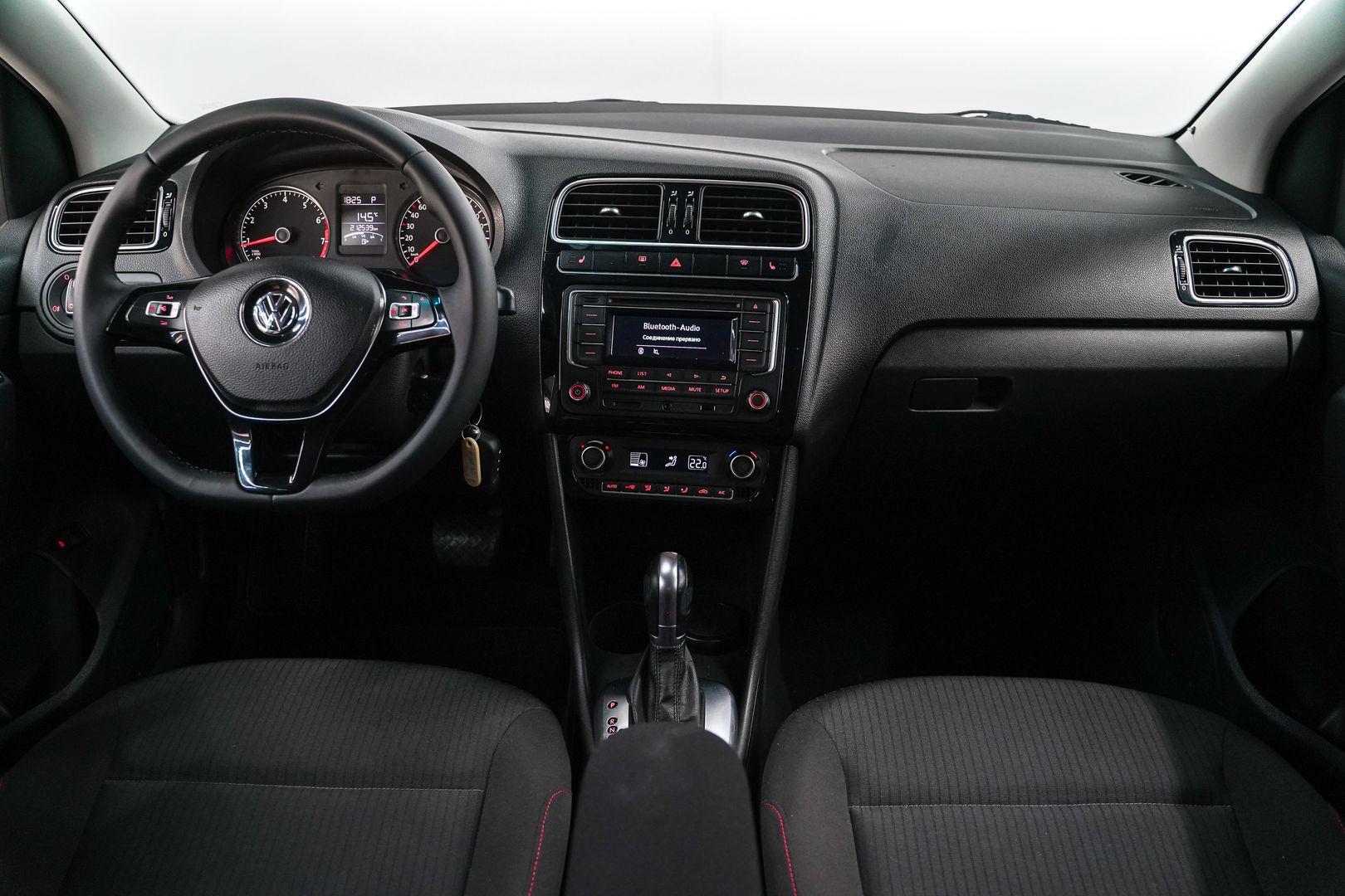 Volkswagen Polo 2017, белый
