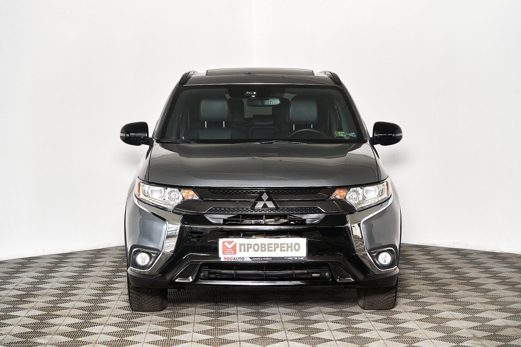 Mitsubishi Outlander 2019, серый