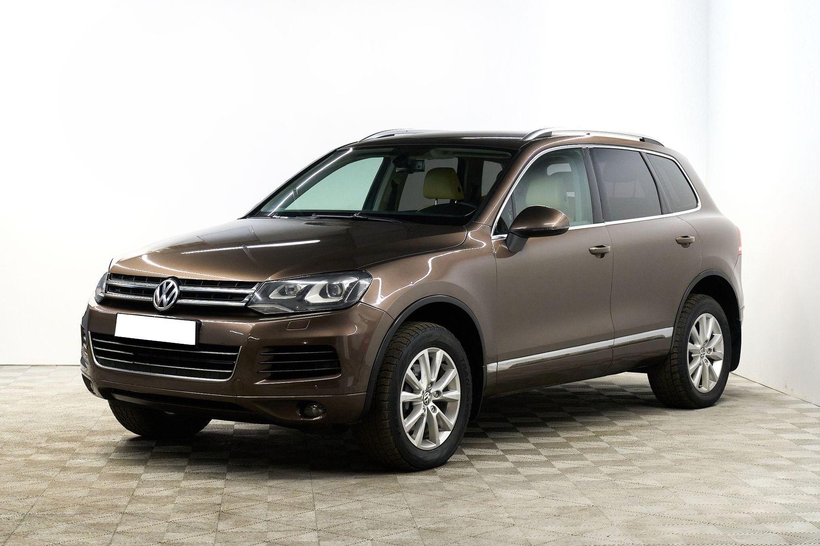 Volkswagen Touareg 2012, коричневый