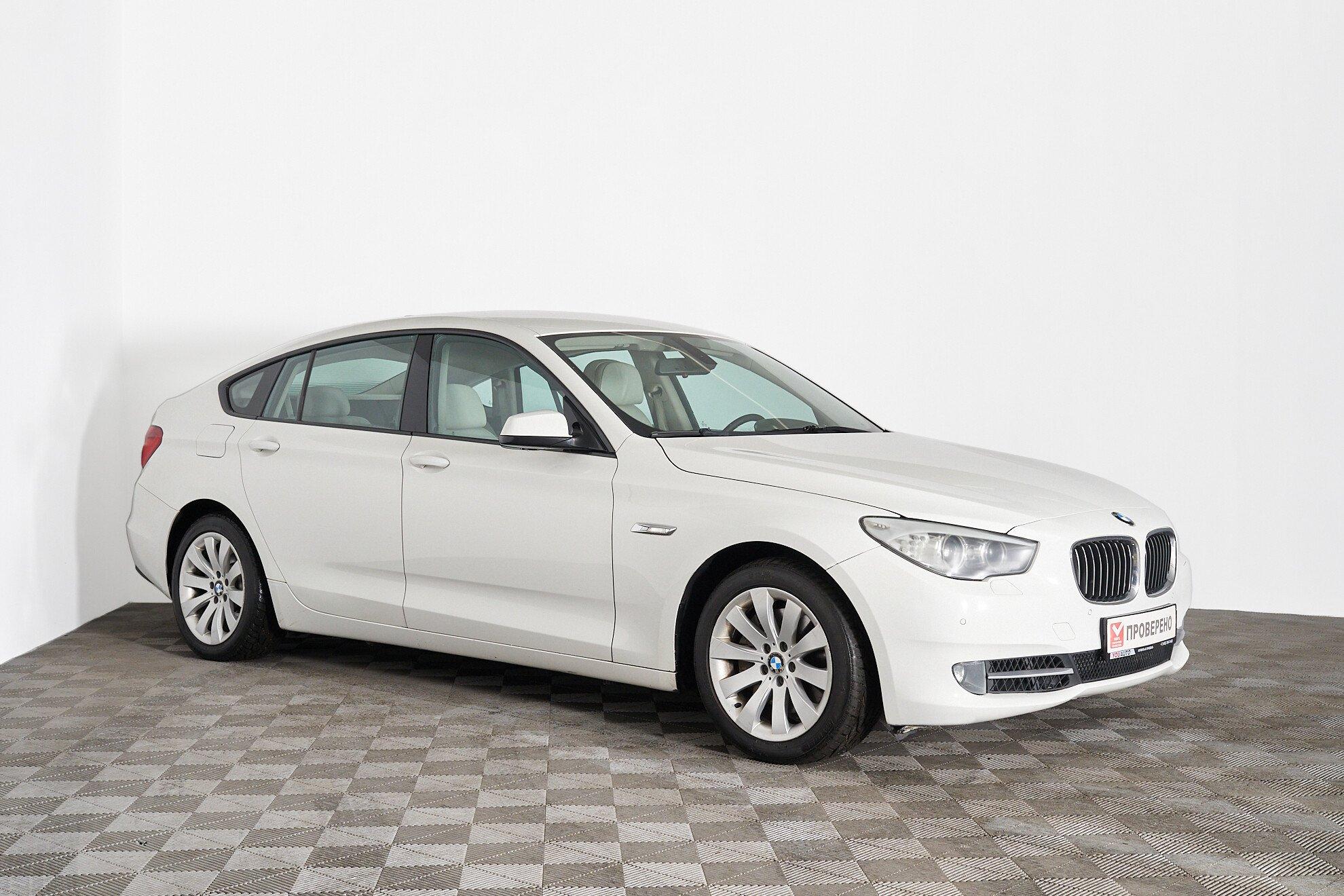 BMW 5 серии 2012, белый