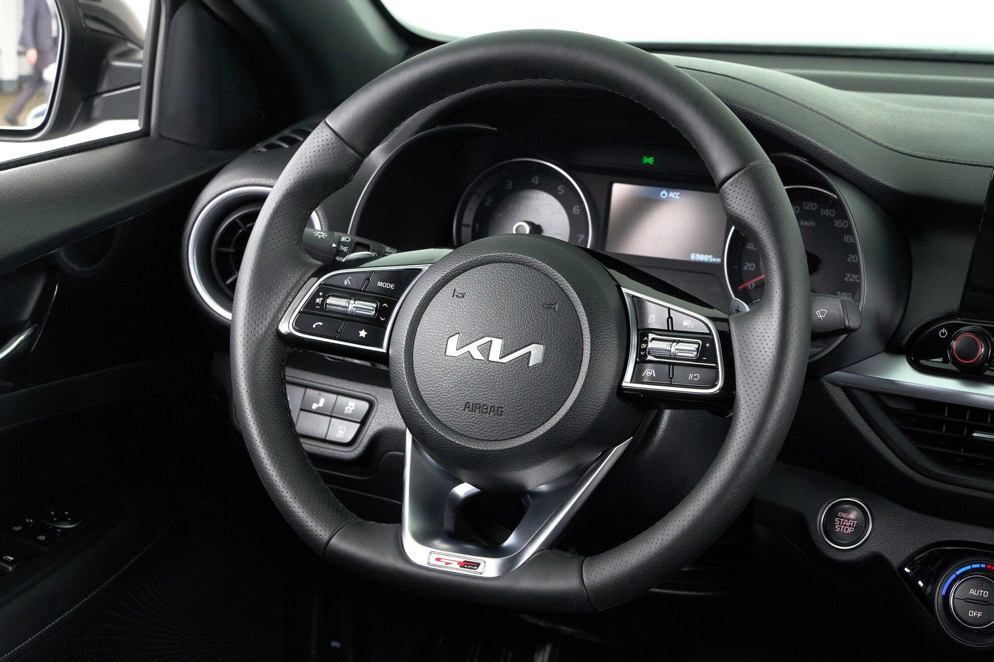 Kia Cerato 2021, серый