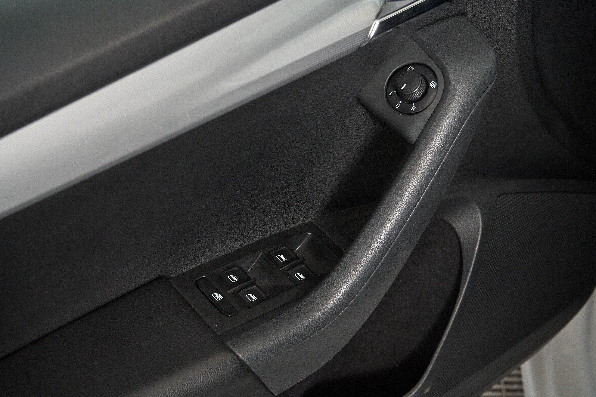 Skoda Octavia 2016, белый