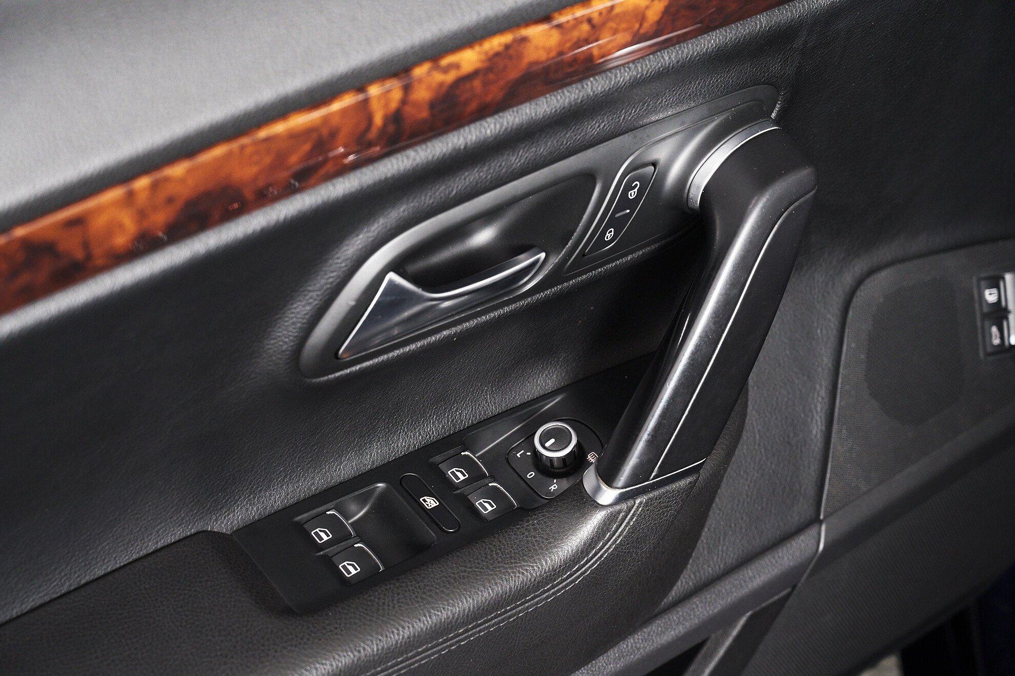 Volkswagen Passat CC 2011, синий