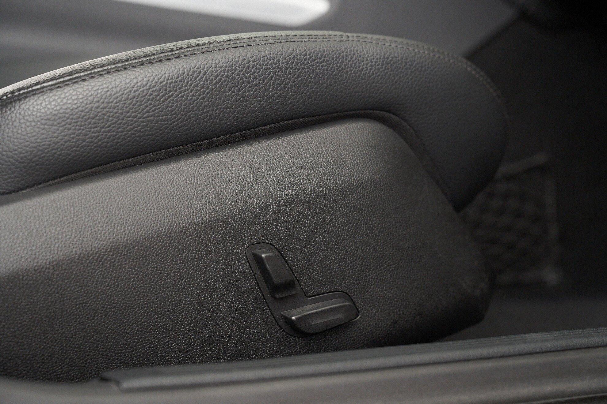 Mercedes-Benz E-Класс 2012, белый
