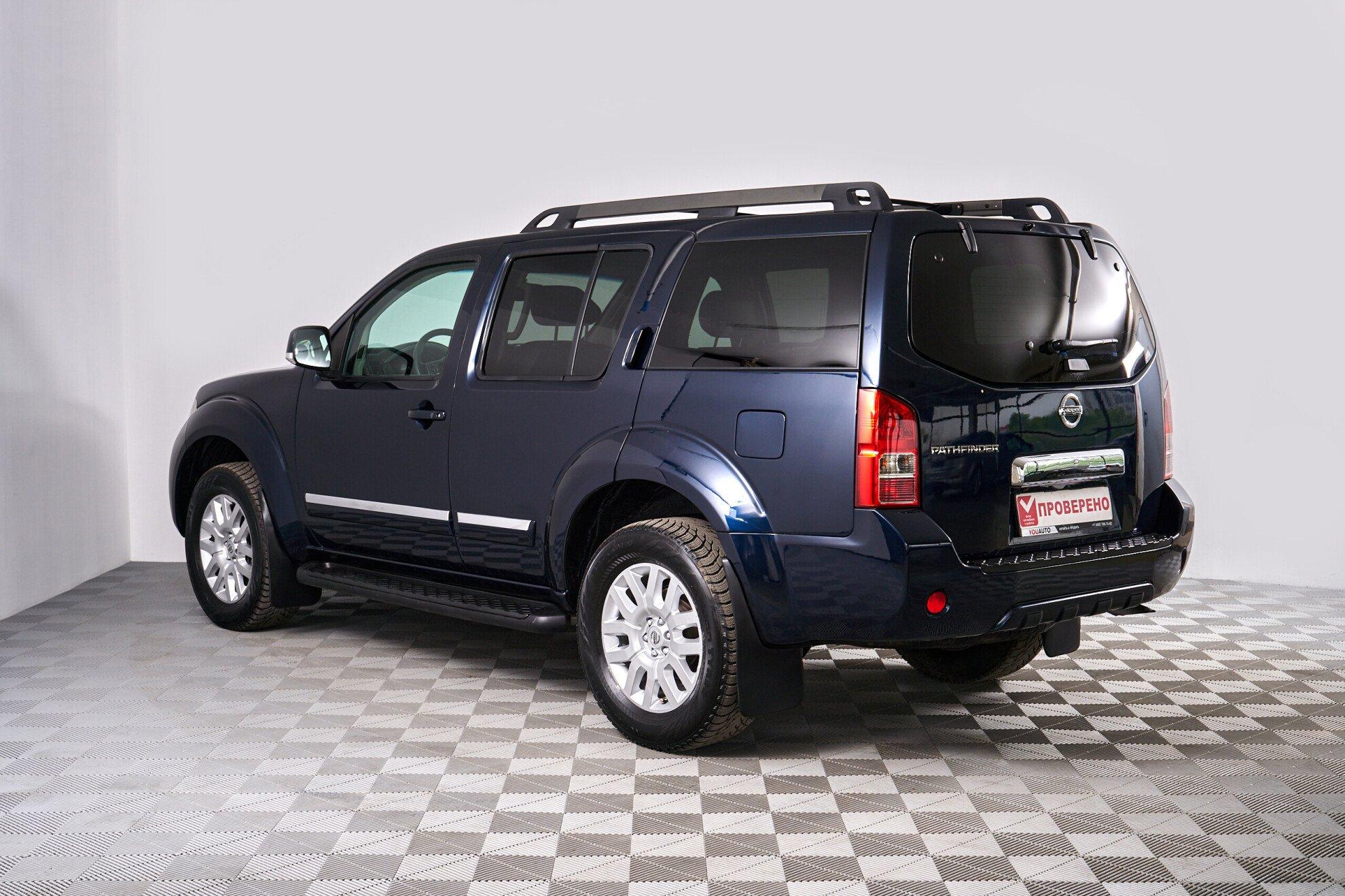 Nissan Pathfinder 2013, синий
