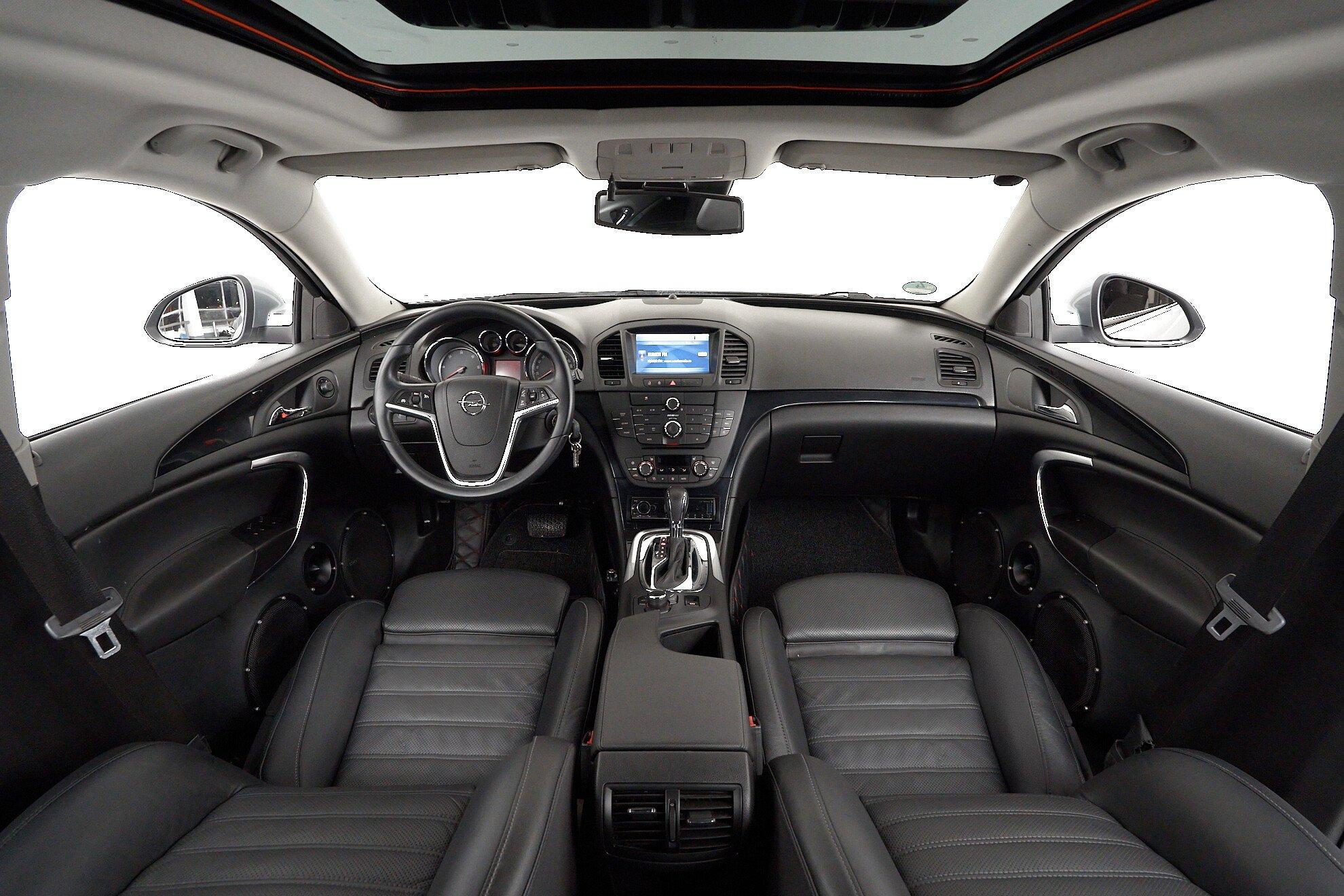 Opel Insignia 2011, серый